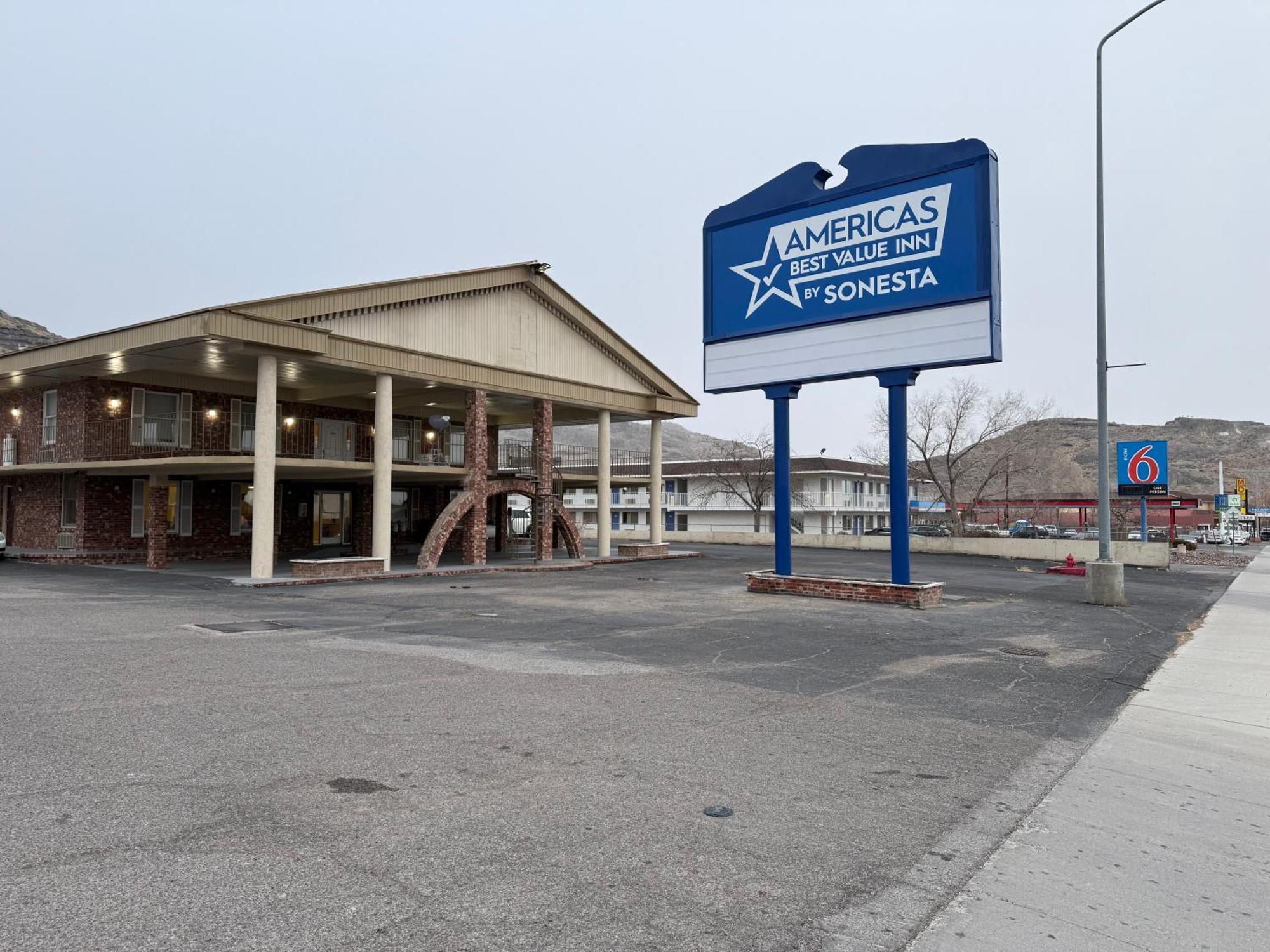 Americas Best Value Inn וונדובר מראה חיצוני תמונה